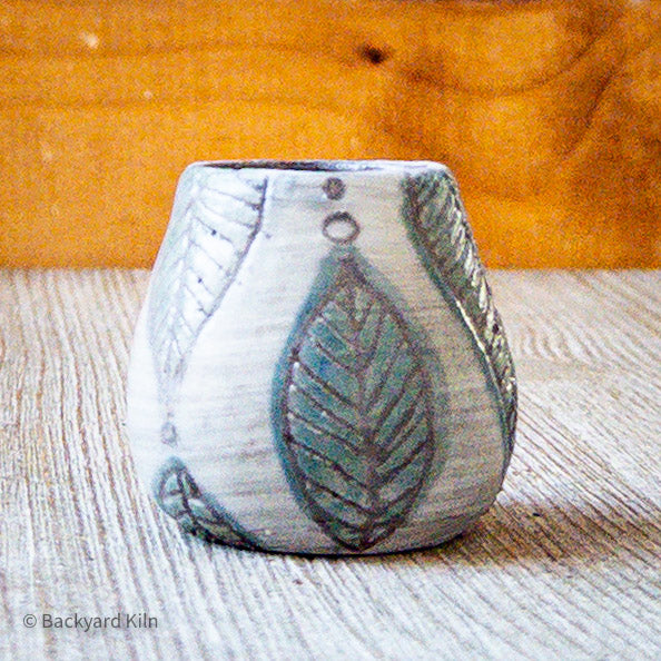 Tiny Leaf Vase - Taylor