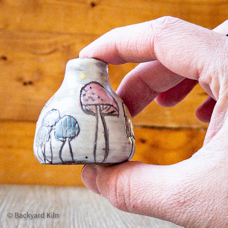 Tiny Mushroom Vase - Taylor