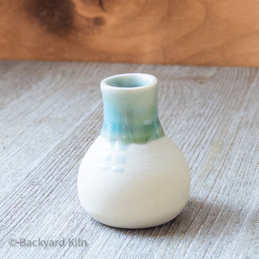 Cloud Flow Tiny Vase - Taylor