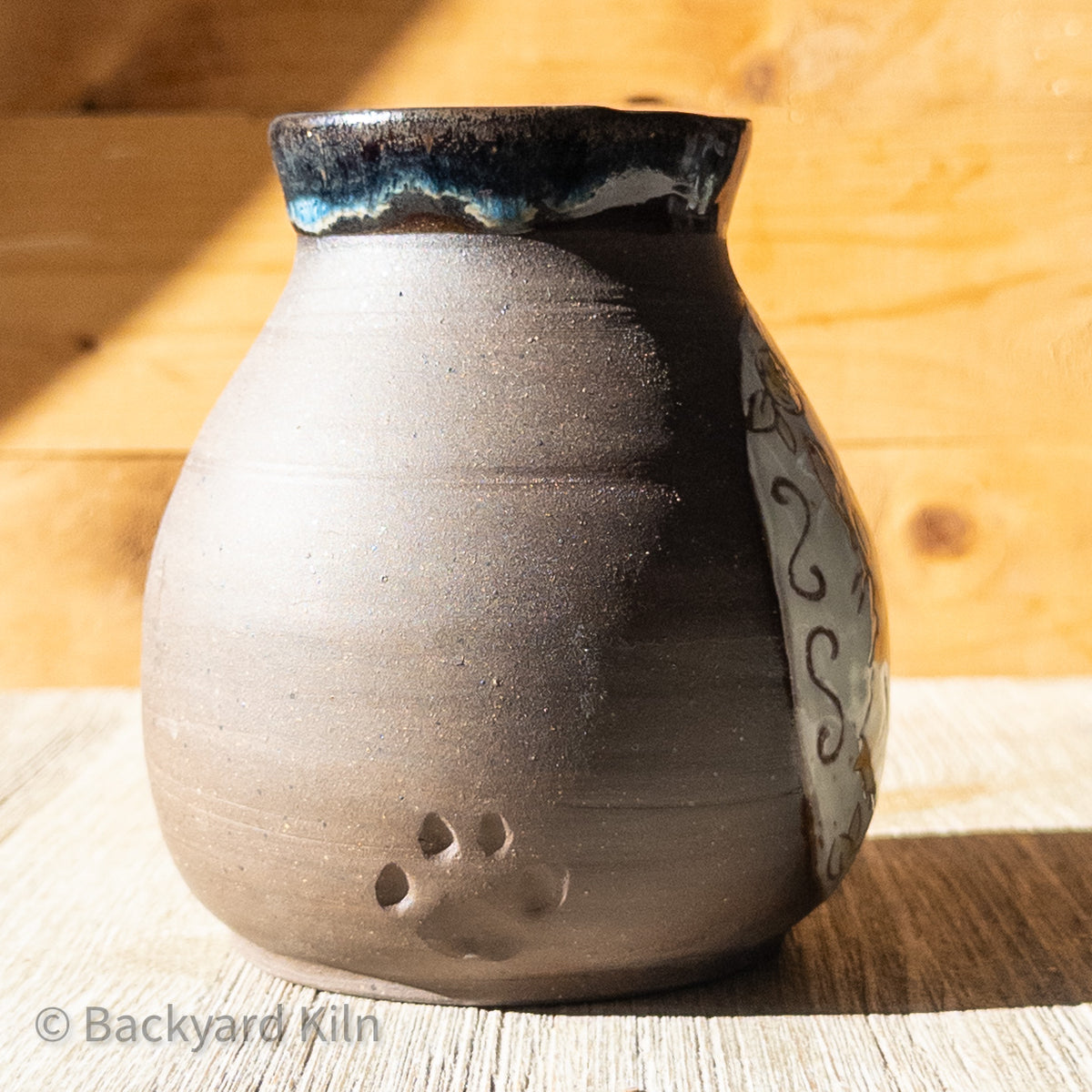 Fundraiser Cat Vase: Chippy 2 by Taylor