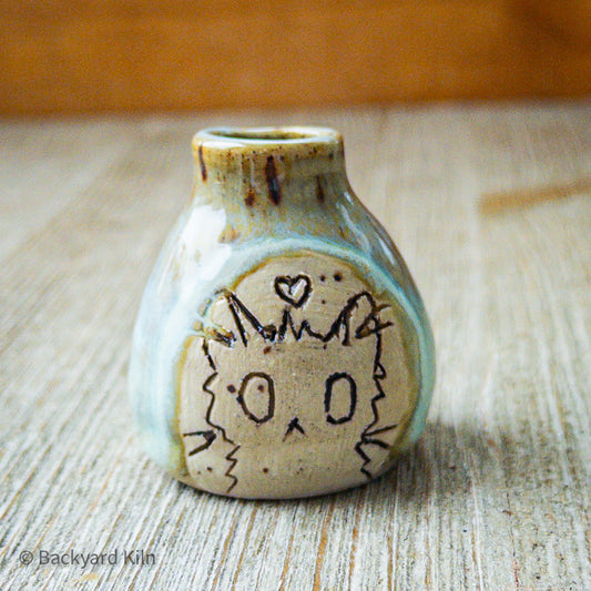 Mini Flow Cat Whiskers Vase by Taylor