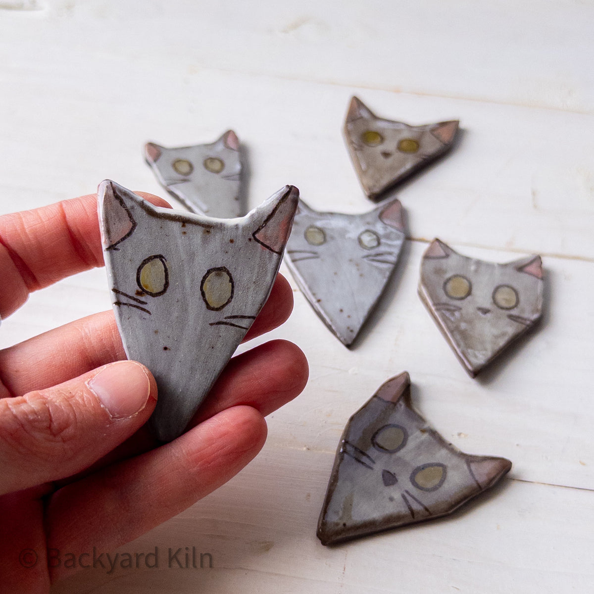 Cat Peeking Stakes by Taylor